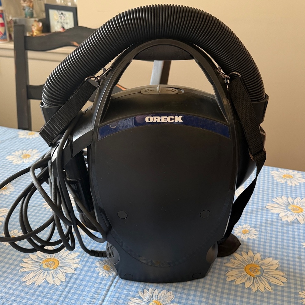 EUC~Oreck Black Handheld Vacuum W/Attachments/Filter Bag & Instruction Manual - Picture 2 of 14